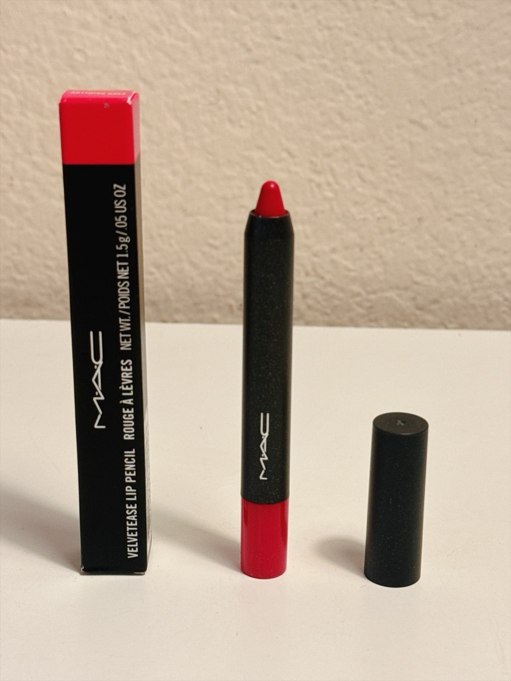 MAC Velvetease Lip Pencil Anything Goes 1.5g / .05 oz New in Box Discontinued